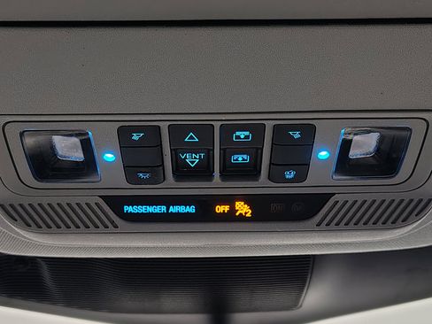 Used 2023 Ford Explorer XLT w/ Equipment Group 202A AWD/4WD image 39