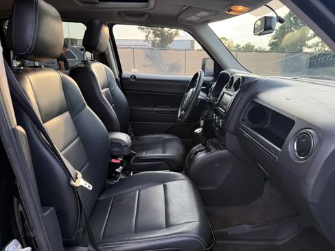 Used 2017 Jeep Patriot High Altitude AWD/4WD image 18