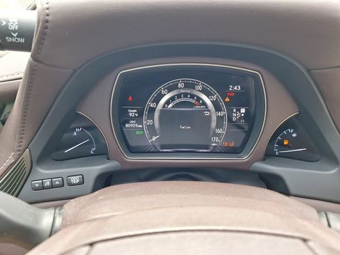 Used 2019 Lexus LS 500 w/ Accessory Package (Z2) RWD image 14