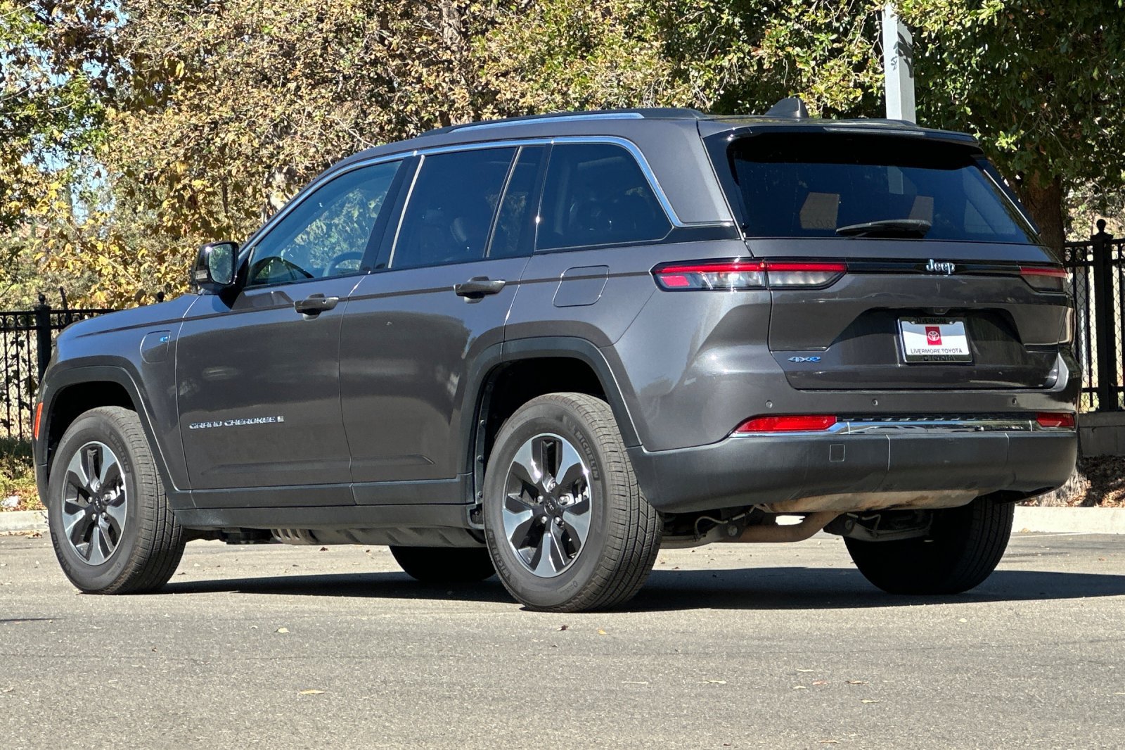 Used 2024 Jeep Grand Cherokee Limited 4xe AWD/4WD image 6