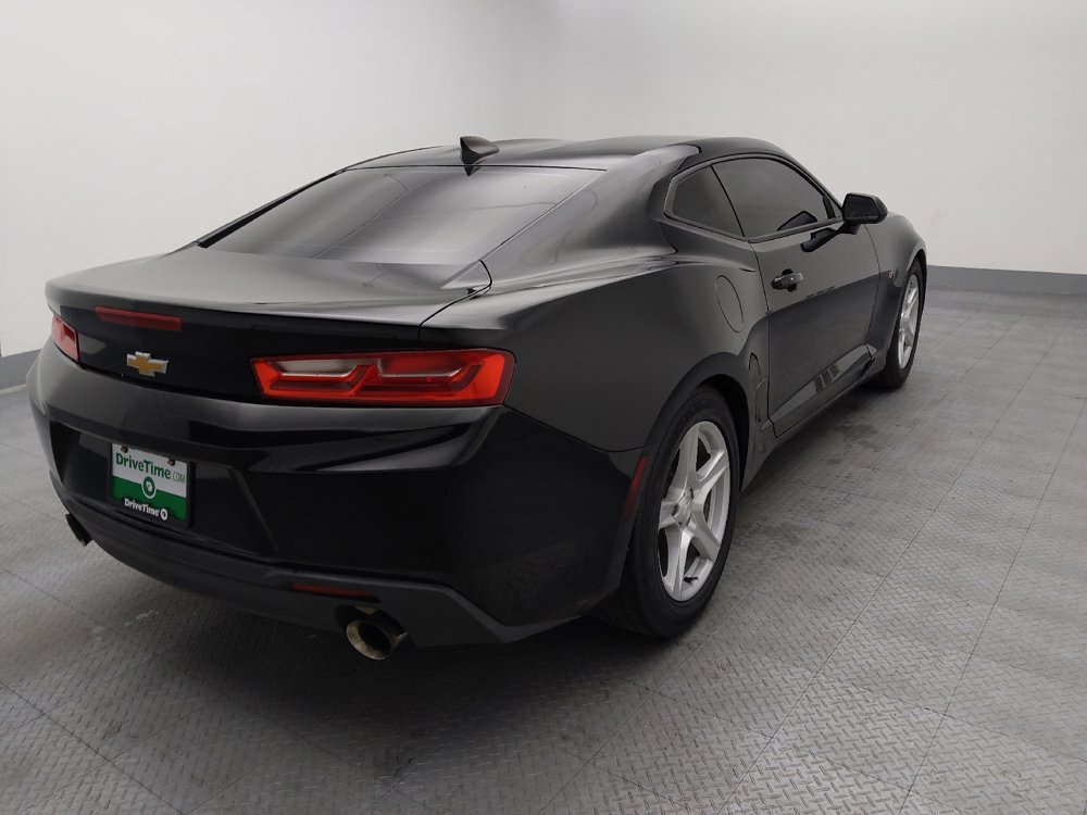 Used 2018 Chevrolet Camaro LT RWD image 9