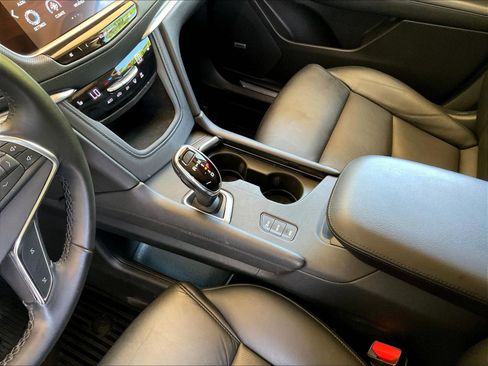 Used 2019 Cadillac XT5 Luxury AWD/4WD image 18