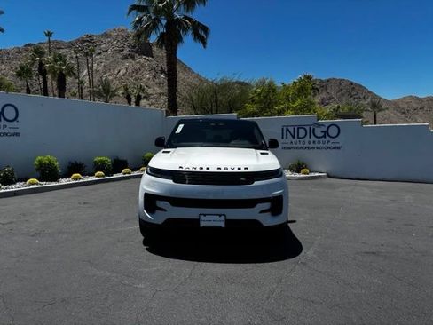 Used 2024 Land Rover Range Rover Sport SE AWD/4WD image 2