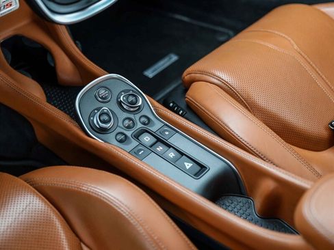 Used 2016 McLaren 570S Coupe RWD image 24