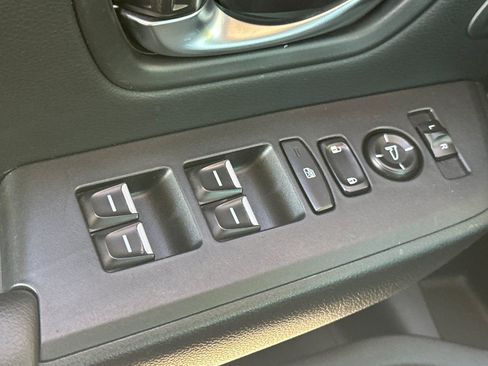 Used 2024 Honda Pilot Touring image 13