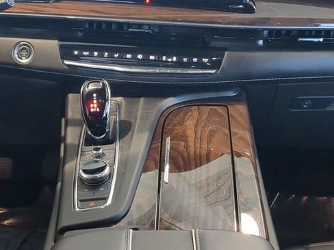 Used 2022 Cadillac Escalade Sport Platinum AWD/4WD image 17