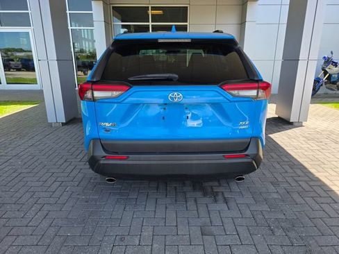 Used 2019 Toyota RAV4 XLE Premium w/ Cold Weather Package AWD/4WD image 3