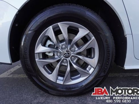 Used 2023 Toyota Sienna XLE image 97