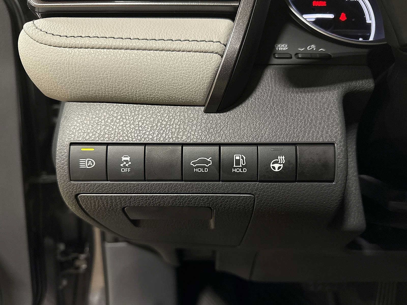Used 2023 Toyota Camry XLE w/ Cold Weather Package FWD image 30