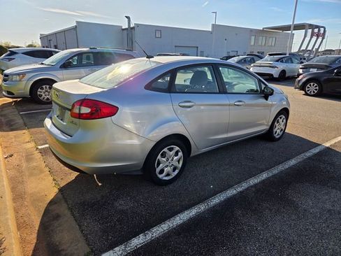 Used 2013 Ford Fiesta SE image 13