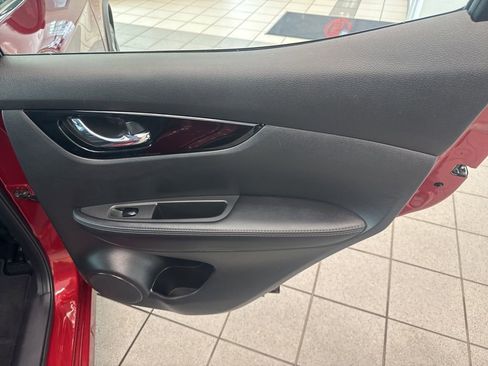 Used 2022 Nissan Rogue Sport SL AWD/4WD image 19