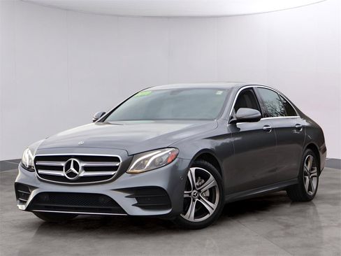Used 2019 Mercedes-Benz E 300 4MATIC image 1