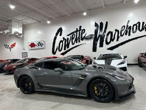Used 2015 Chevrolet Corvette Z06 w/ 3LZ Preferred Equipment Group RWD image 25