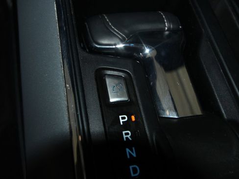 Used 2022 Ford F150 Lariat AWD/4WD image 19