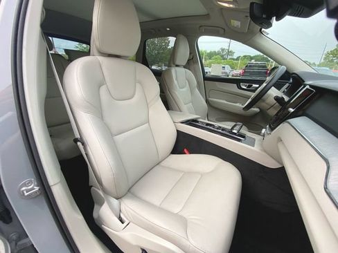 Used 2025 Volvo XC60 B5 Plus w/ Protection Package Premier AWD/4WD image 28