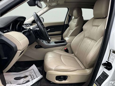 Used 2018 Land Rover Range Rover Evoque image 12