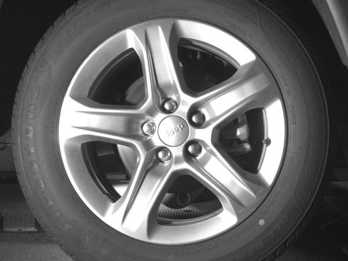 Used 2024 Jeep Compass Latitude AWD/4WD image 26