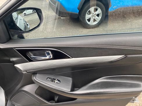 Used 2018 Nissan Maxima 3.5 SV image 12