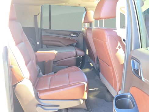Used 2018 Chevrolet Suburban Premier image 17