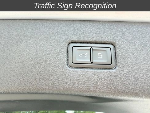 Used 2019 Audi Q7 3.0T Prestige AWD/4WD image 22