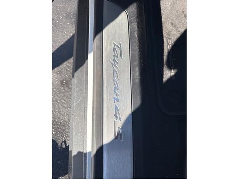 Used 2020 Porsche Taycan 4S image 30