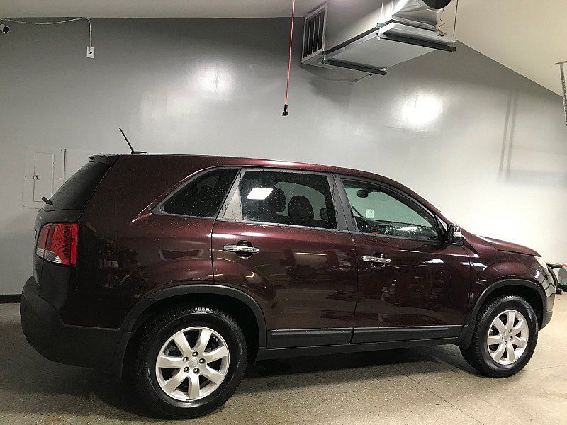 Used 2013 Kia Sorento LX w/ Value Pkg FWD image 3