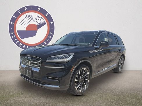 Used 2023 Lincoln Aviator Reserve w/ Equipment Group 201A RWD image 2