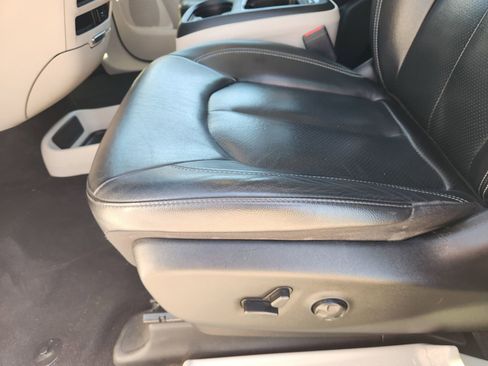 Used 2022 Chrysler Pacifica Touring-L FWD image 24