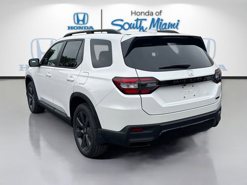 New 2026 Honda Pilot Sport image 4