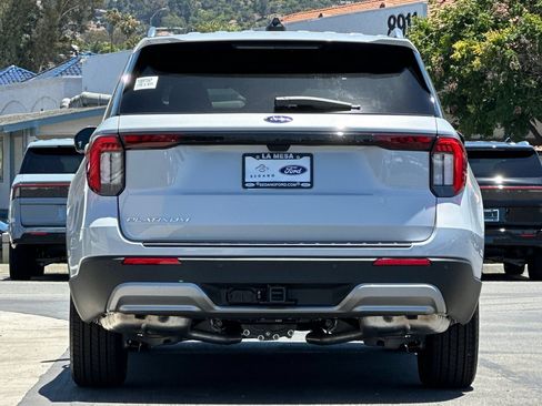 New 2026 Ford Explorer Platinum RWD image 4