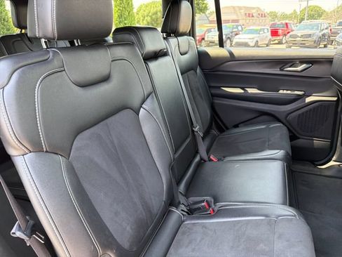 Used 2023 Jeep Grand Cherokee L Laredo AWD/4WD image 27