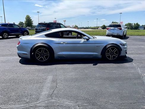 Used 2017 Ford Mustang GT RWD image 6