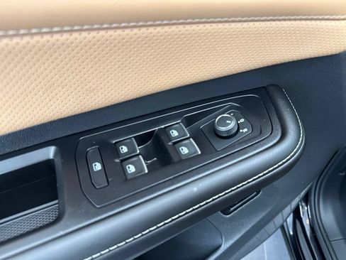 Used 2026 Volkswagen Atlas Cross Sport SEL R-Line AWD/4WD image 38