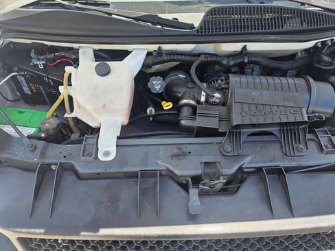 Used 2012 Chevrolet Express 2500 Extended RWD image 4
