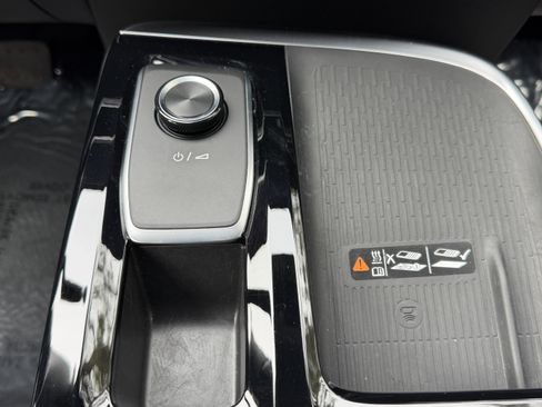 Used 2025 Buick Enclave Preferred image 25