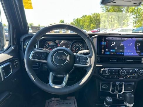 Used 2026 Jeep Wrangler Unlimited Sahara w/ Safety Group AWD/4WD image 21