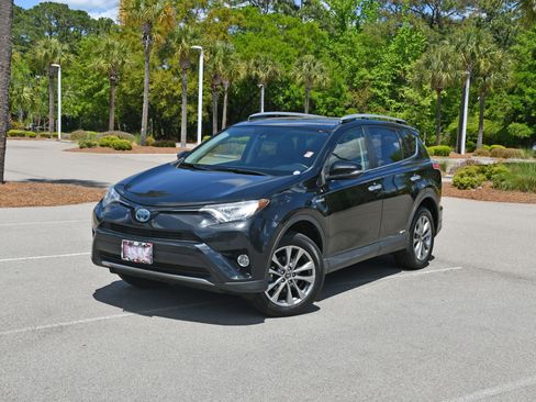 Used 2016 Toyota RAV4 Limited image 4