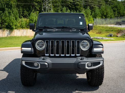 Used 2020 Jeep Gladiator Overland AWD/4WD image 2