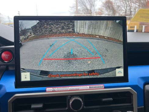 Used 2024 Toyota Tacoma TRD Sport image 19