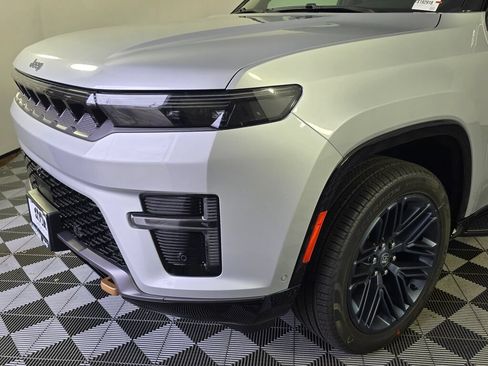 New 2026 Jeep Grand Wagoneer 4WD image 10