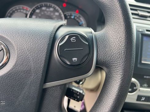 Used 2012 Toyota Camry LE image 15