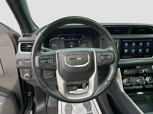 Used 2021 GMC Yukon Denali w/ Denali Premium Package RWD image 11