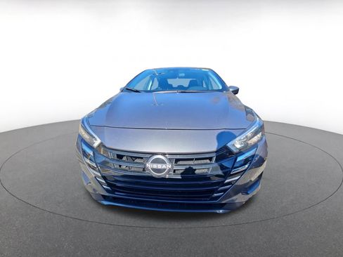 Used 2025 Nissan Versa SV image 2