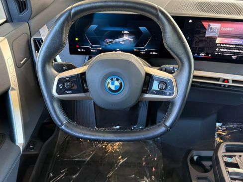 Used 2023 BMW iX xDrive50 w/ Sport Package AWD/4WD image 18