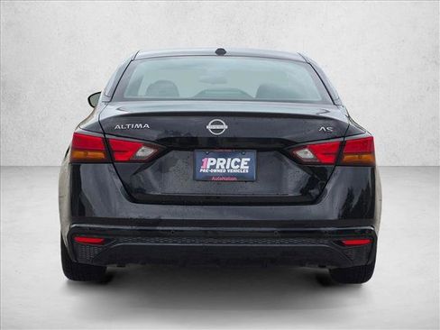 Used 2024 Nissan Altima 2.5 SV FWD image 6