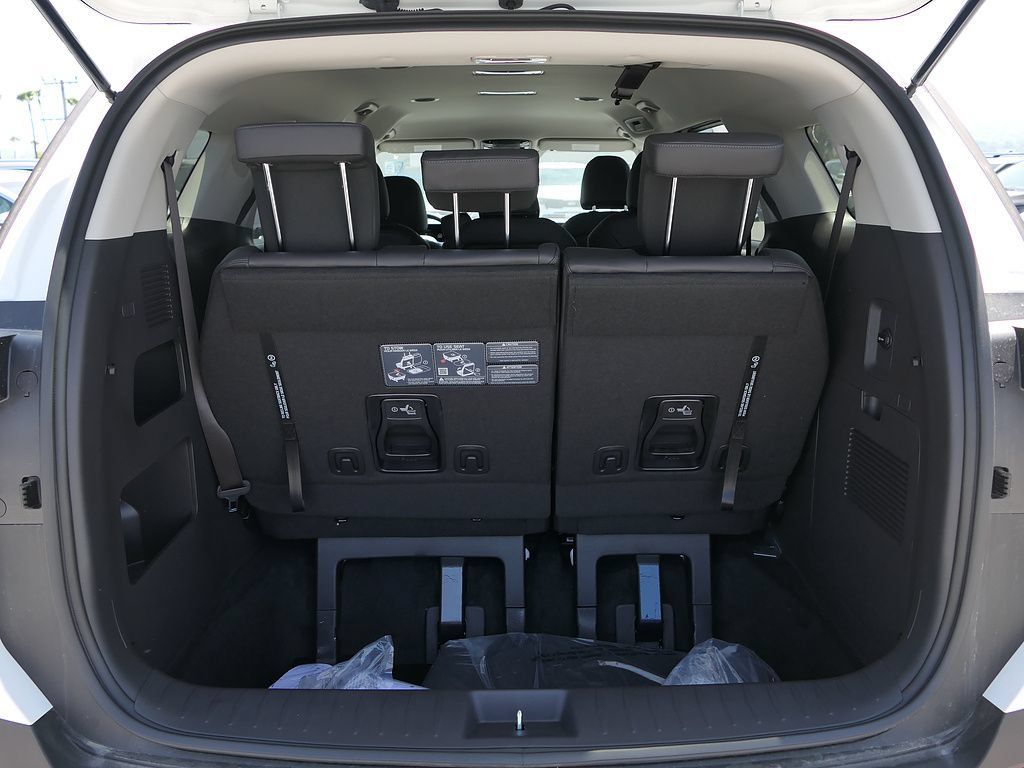 New 2026 Kia Carnival LXS FWD image 17