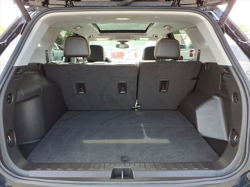 Certified 2024 GMC Terrain AT4 w/ Infotainment Package II AWD/4WD image 8