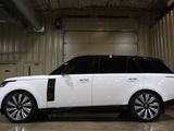 Used 2024 Land Rover Range Rover Long Wheelbase SE image 4