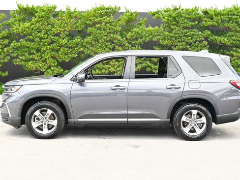 Used 2025 Honda Pilot EX-L image 7