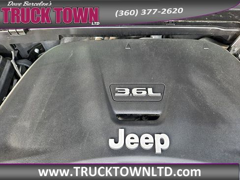 Used 2019 Jeep Wrangler Unlimited Sport AWD/4WD image 9